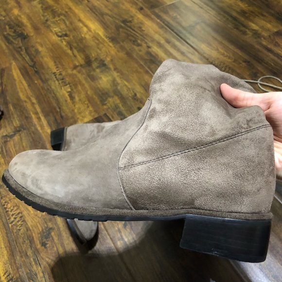 the same style with Stuart Weitzman - Picture 4 of 7